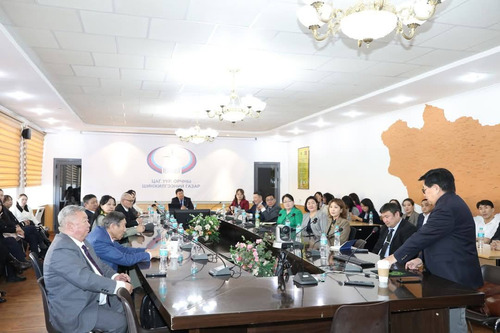 ДЭЛХИЙН УСНЫ БОЛОН ЦАГ УУРЫН ӨДӨРТ ЗОРИУЛСАН ЭРДЭМ ШИНЖИЛГЭЭНИЙ БАГА ХУРАЛ БОЛЛОО